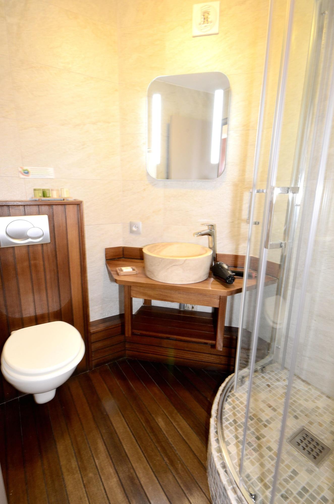 Hotel Confort 13 3*